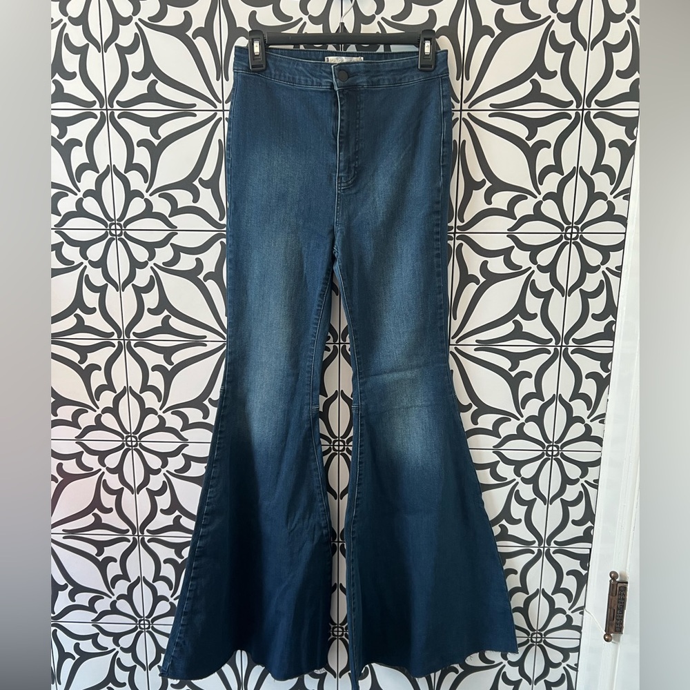 We the Free Just Float On flare jeans, size 27, NWOT